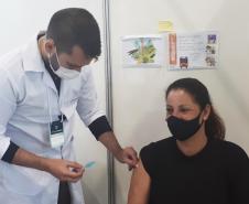 Mais de 23 mil doses da vacina contra a COVID-19 são aplicadas nas forças de segurança do Paraná