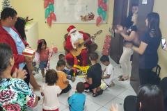 Projeto social de Ponta Grossa presenteia filhos de privados de liberdade